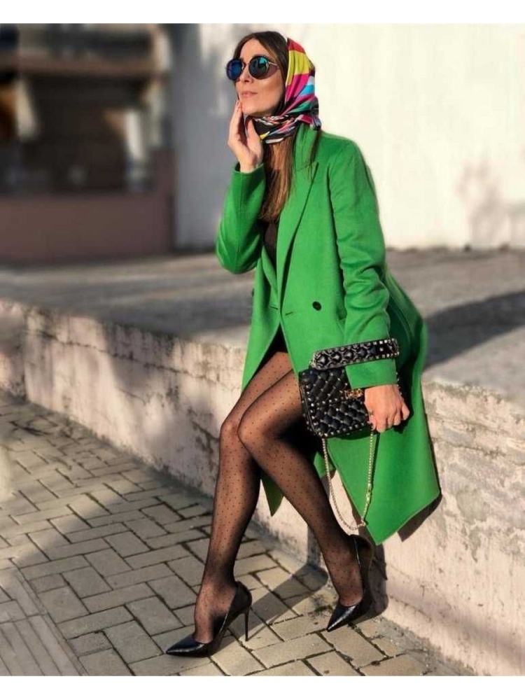 Яркое пальто