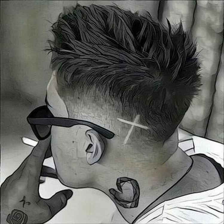 Мужская стрижка с выбритым затылком