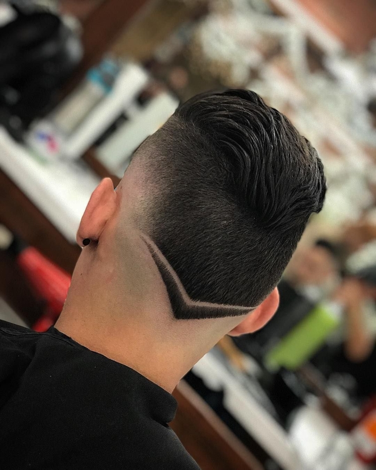 Пацанская стрижка фейд