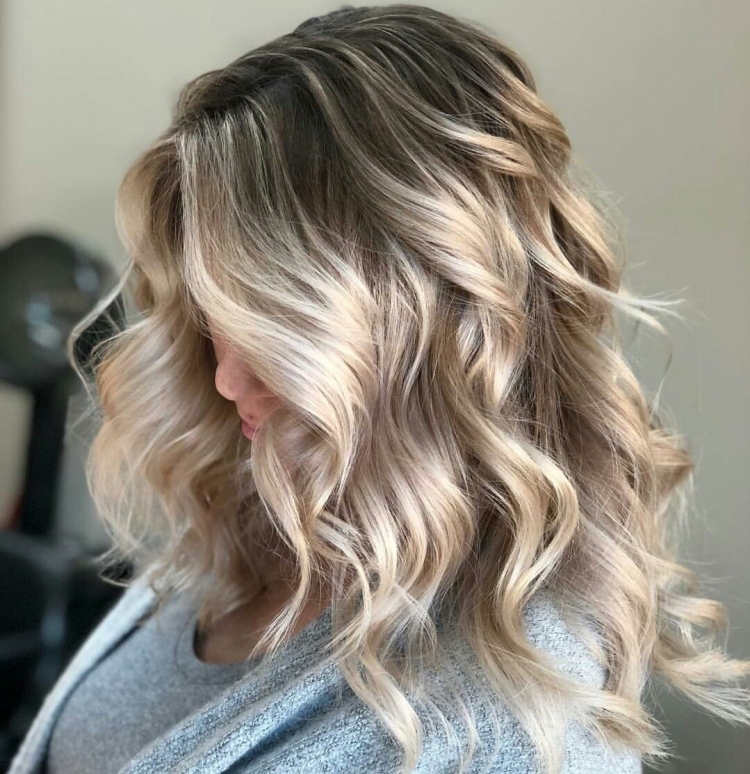 Балаяж блонд на средние волосы