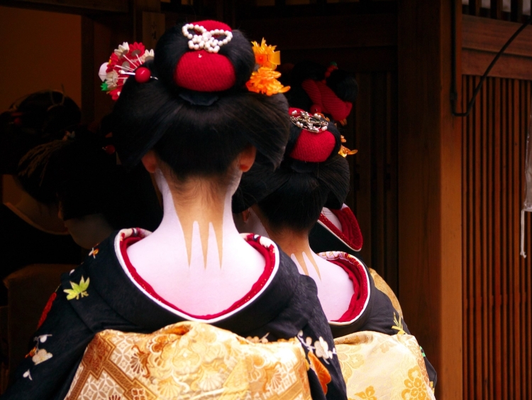 Гейша со спины