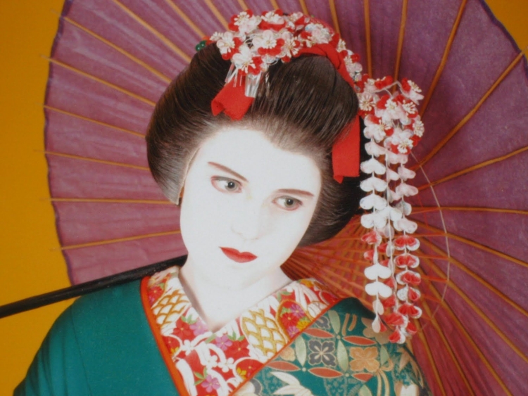 Гейша с зонтиком