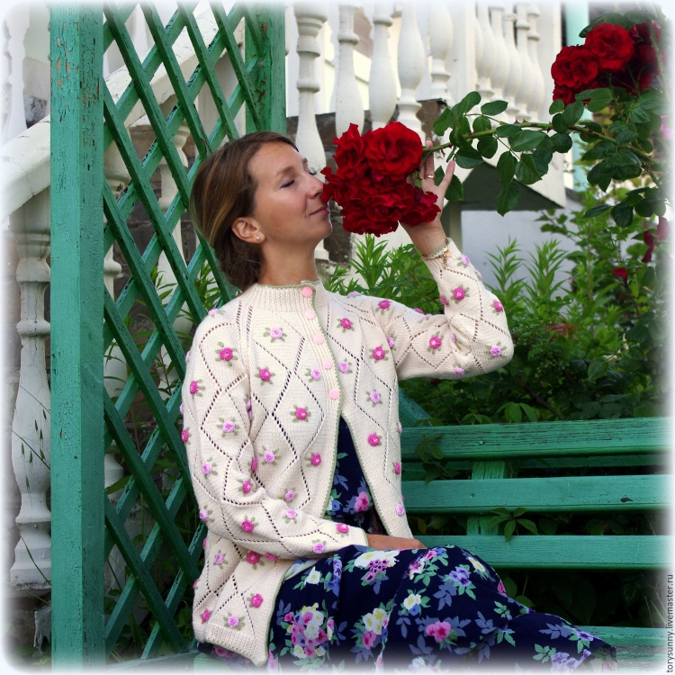Кардиган с розочками