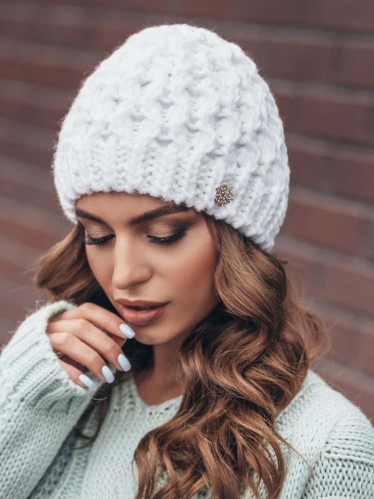 Шапка женская крупной вязки