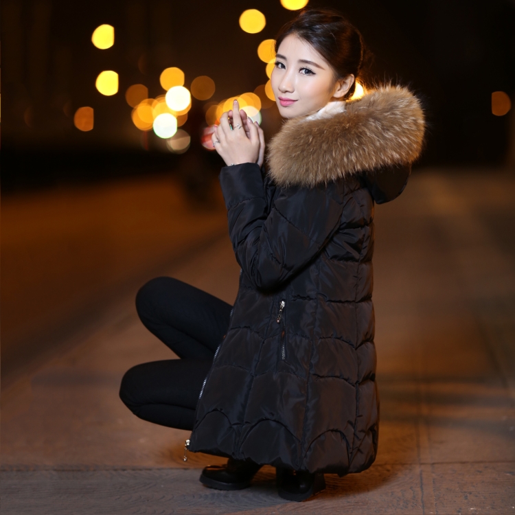 Красивые девушки в пуховиках