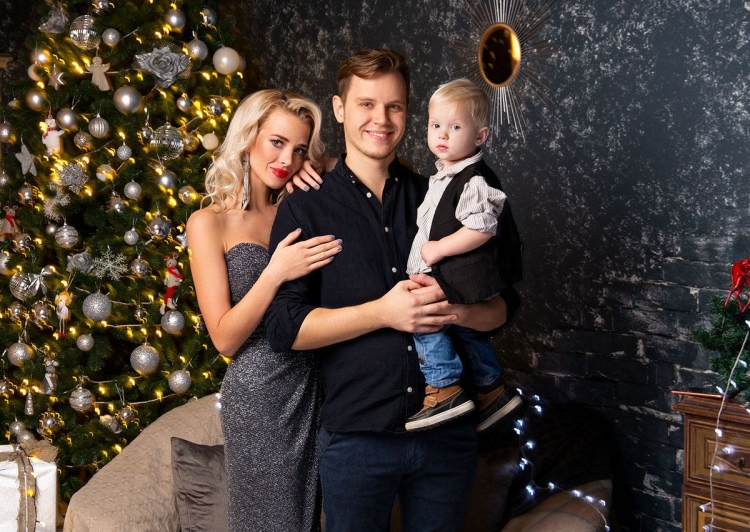Новогодняя семейная фотосессия в студии