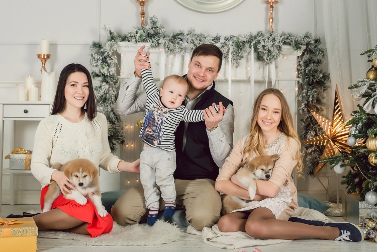 Образы для семейной фотосессии в студии