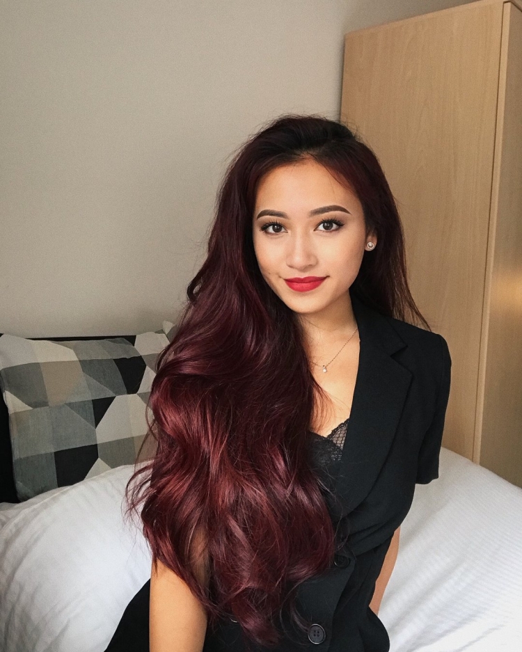 Бордовые волосы