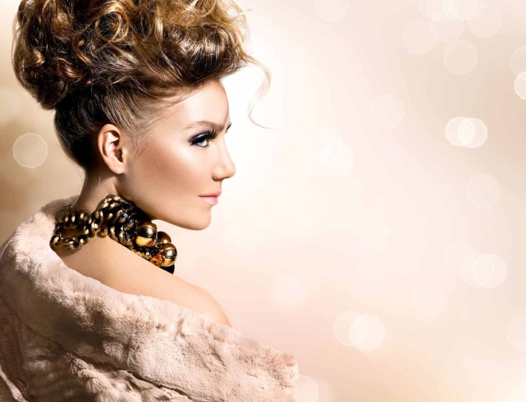 Причёска шторы у девушек