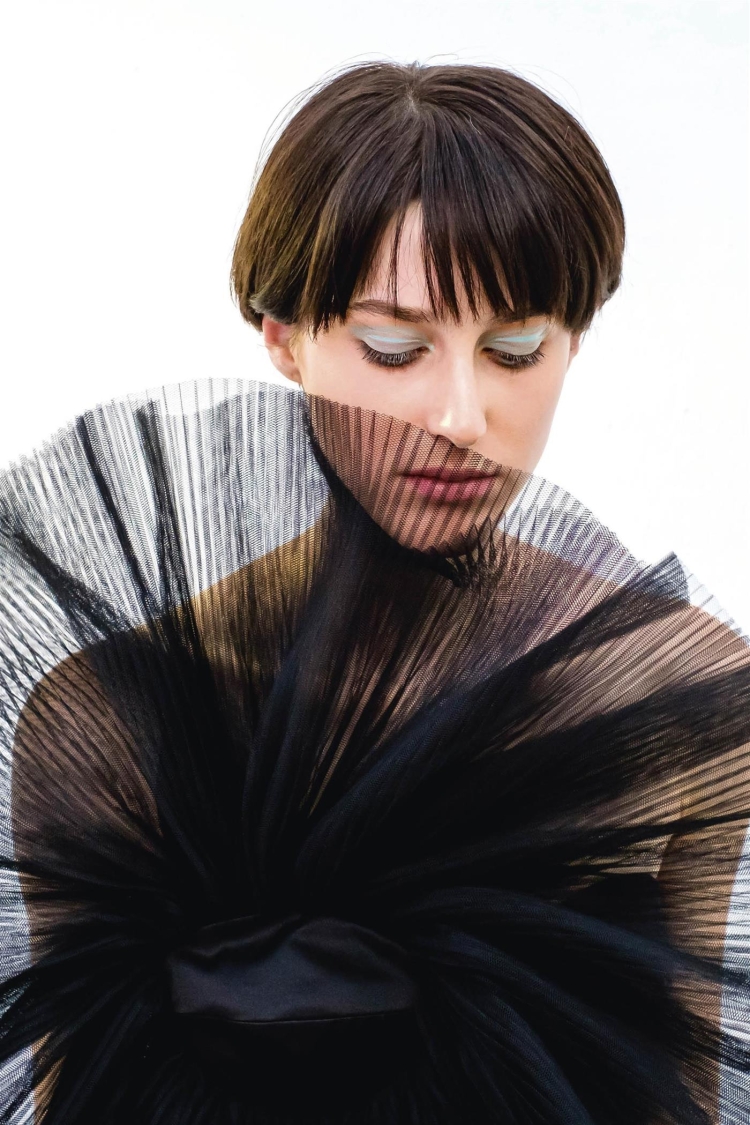 Curtains стрижка женская