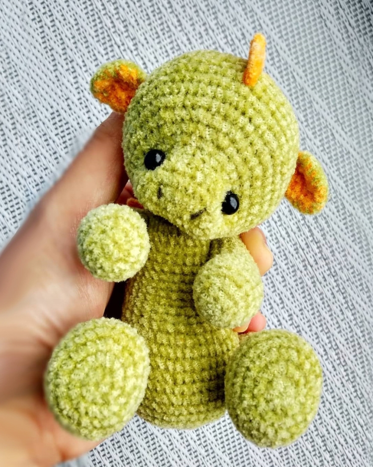 Дракончик амигуруми крючком