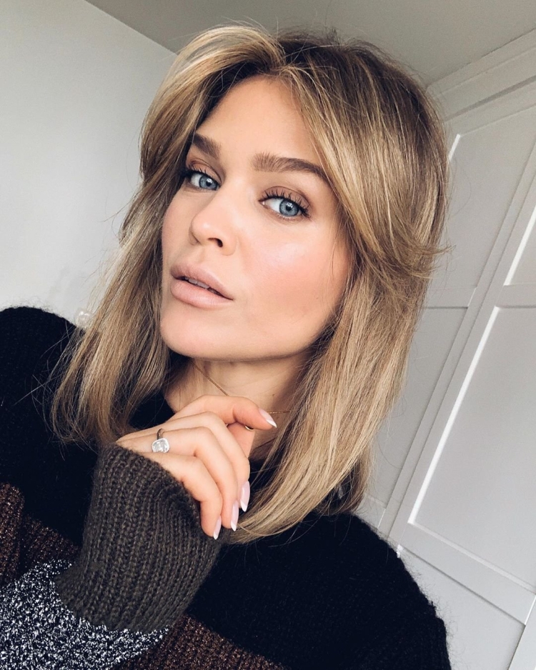 Челка шторка 2022