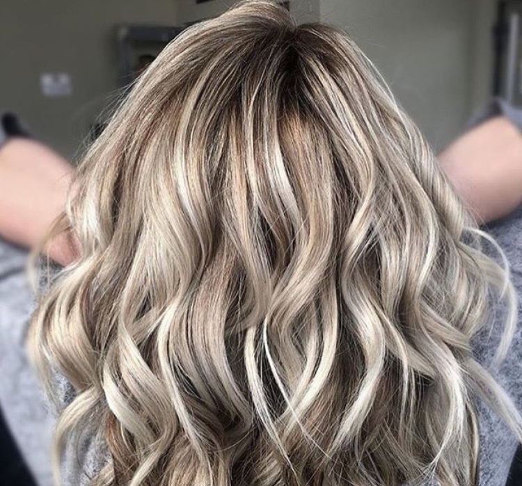 Мелирование на светлые волосы