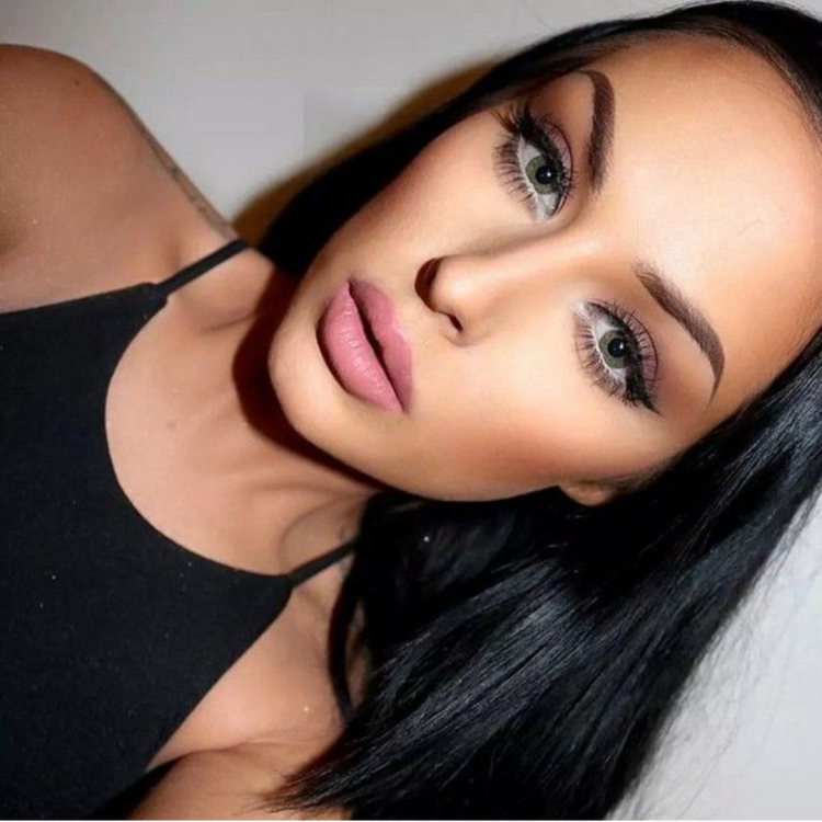 Макияж для брюнеток с голубыми глазами