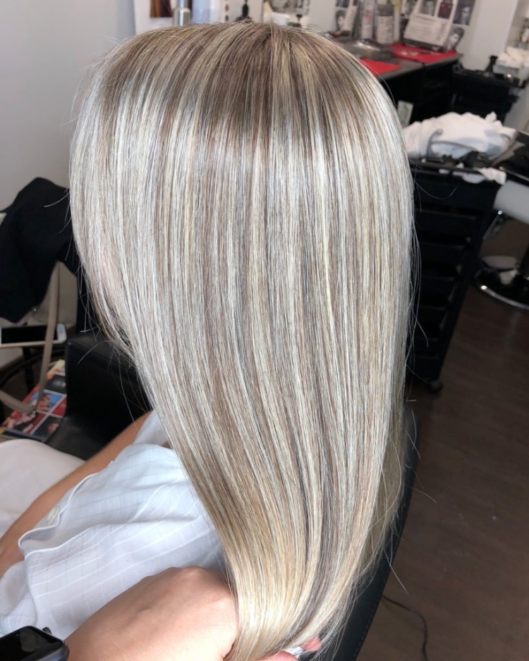 Мелкое мелирование 2022