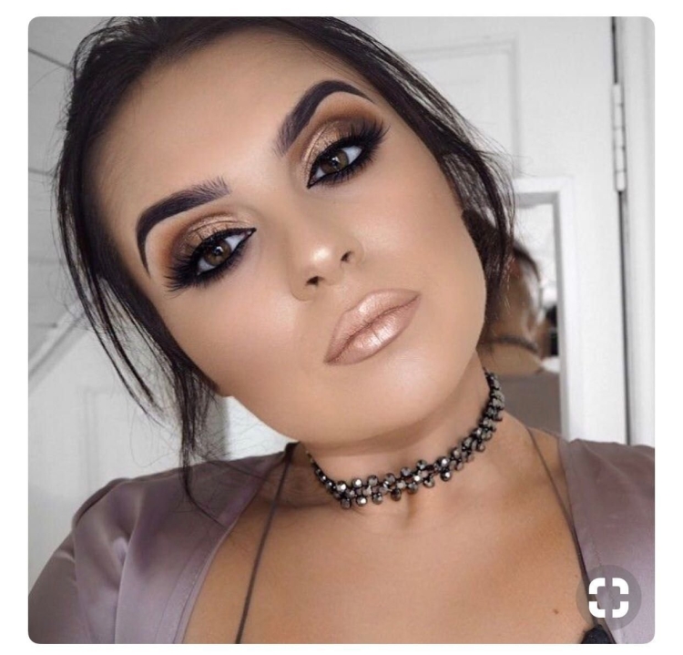 Макияж для больших карих глаз брюнеток