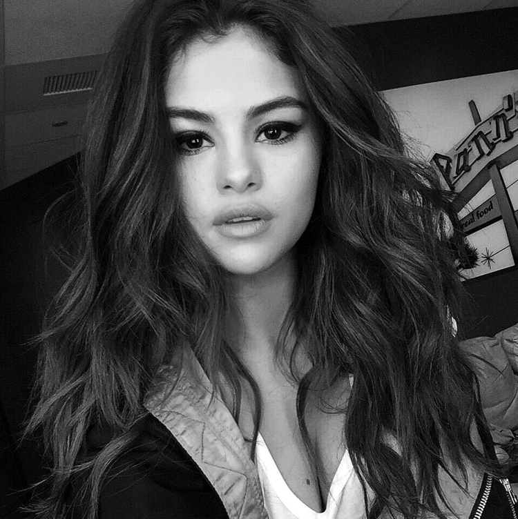 Селена Гомес селфи 2019