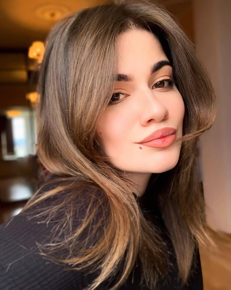 Пепельные оттенки волос для шатенок