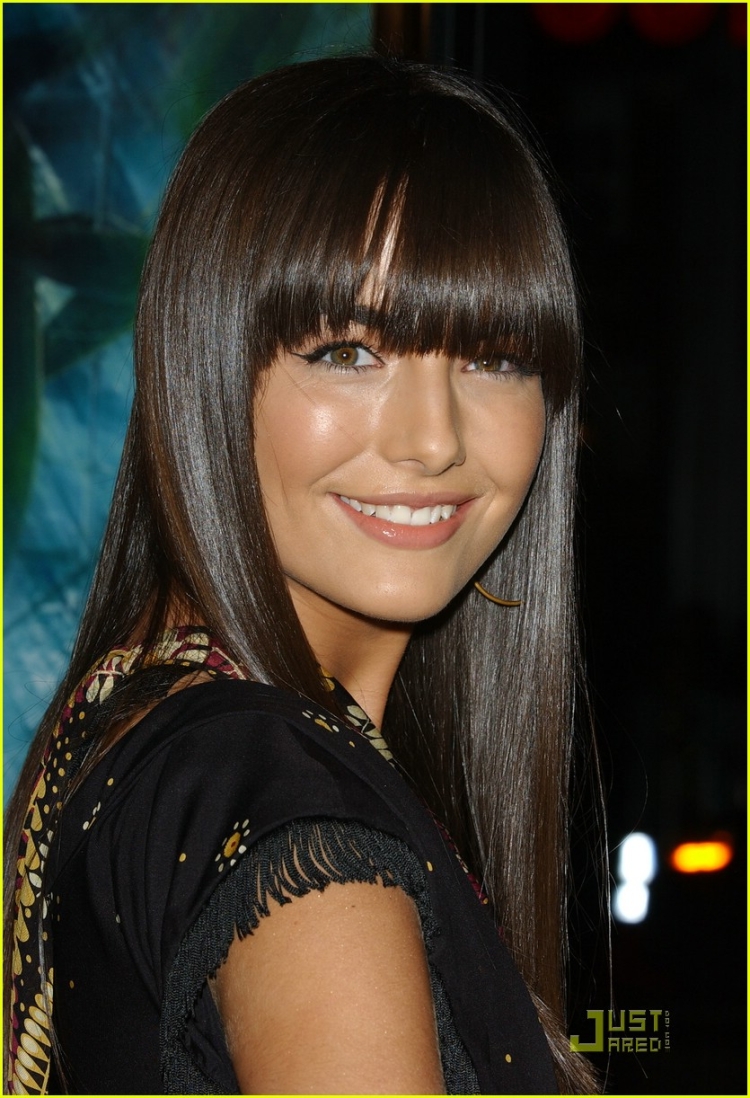 Камилла Белль с челкой