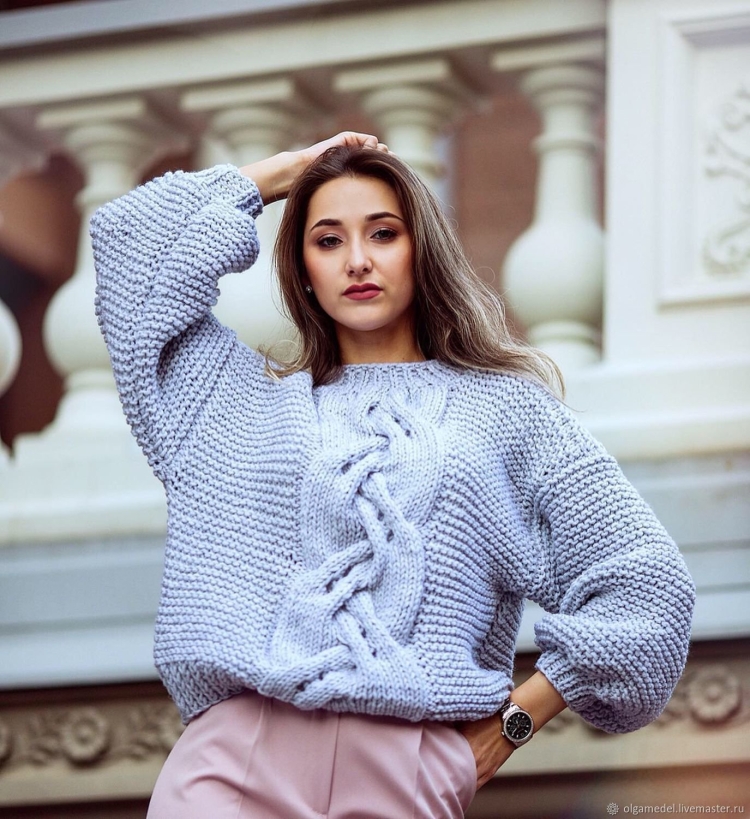 Свитер крупной вязки