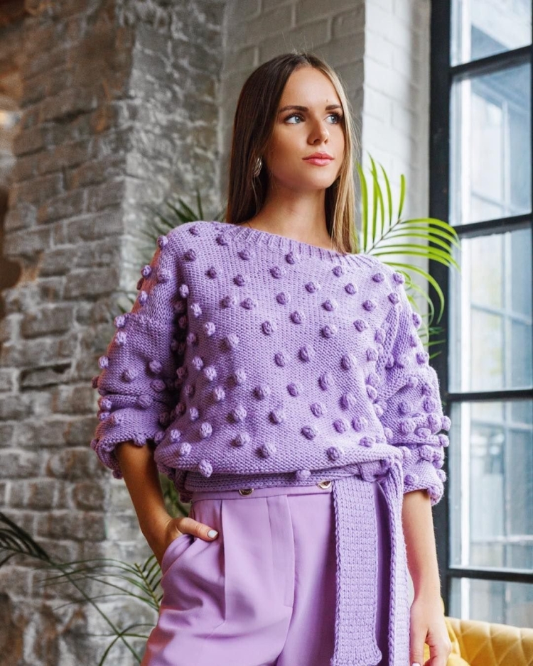 Свитер с шишечками