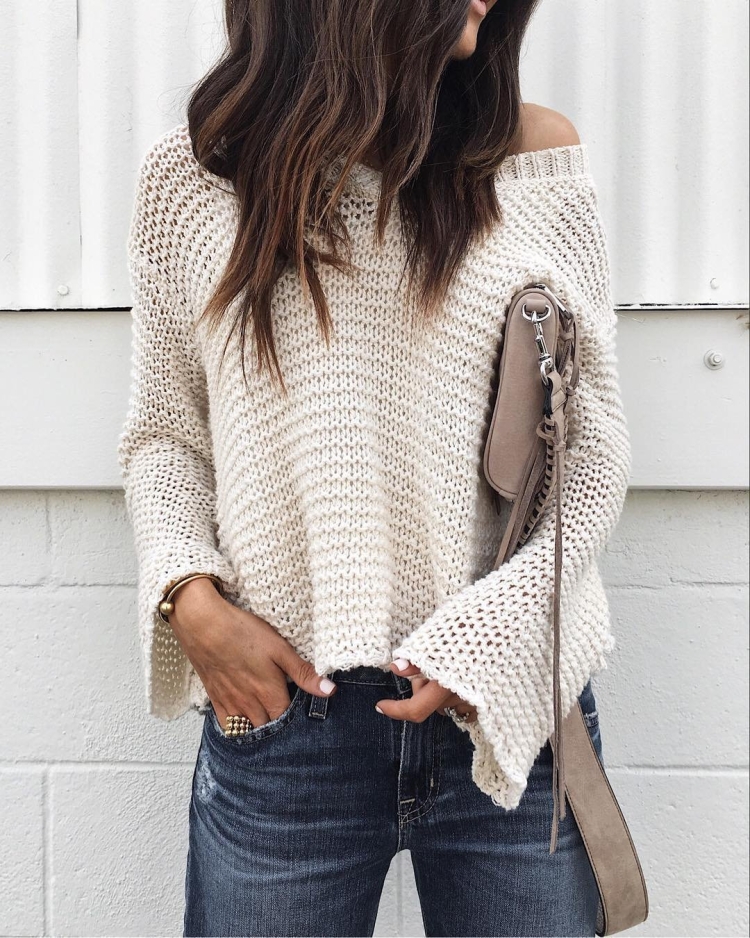 Широкий свитер