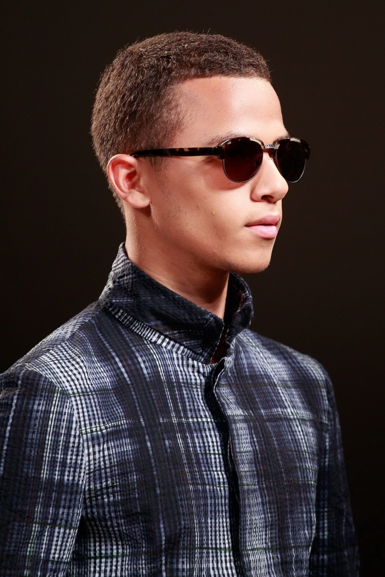 Мужские стрижки с очками