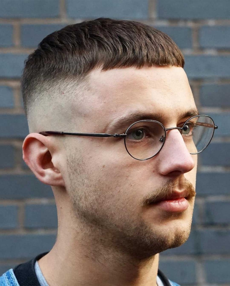 Мужские стрижки с высоким лбом