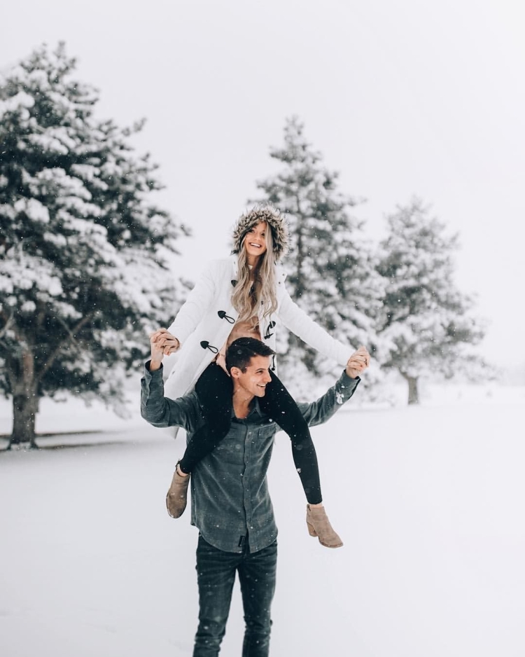 Зимняя фотосессия пары