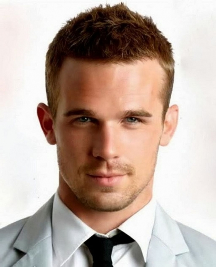 Кэм Жиганде стрижка