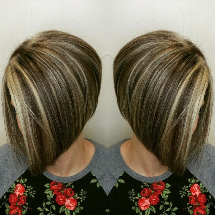 Стрижка Боб каре на мелированные волосы