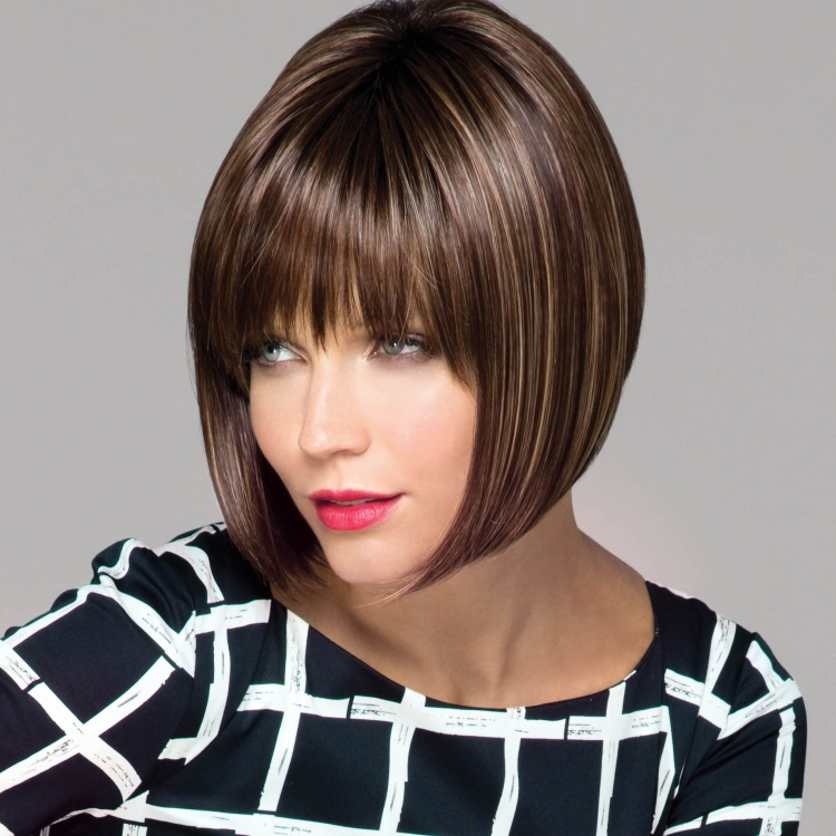 Прическа каре с колорированием