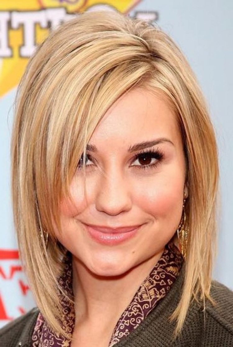 Лонг Боб с косой челкой