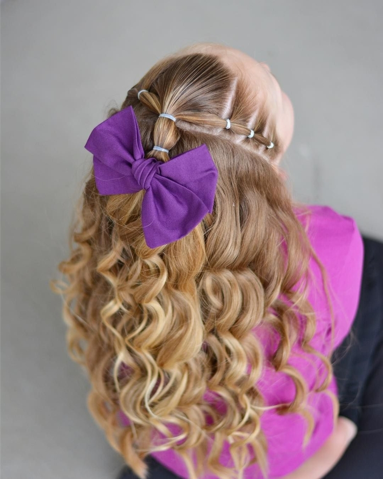 Прически для девочек на праздник