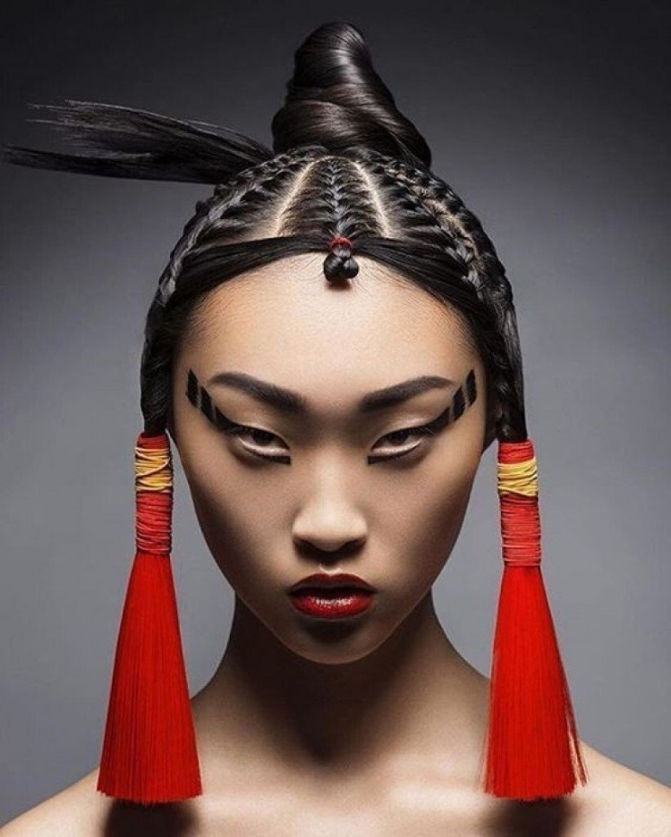 Прическа в азиатском стиле