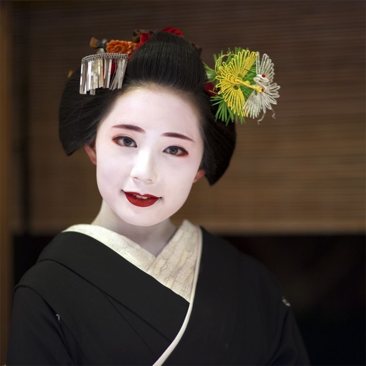 Прически гейш и Майко