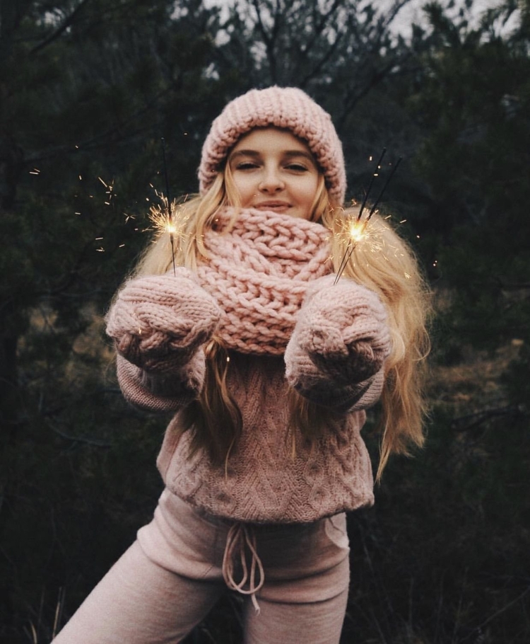 Фотосессия в свитере и в шапке