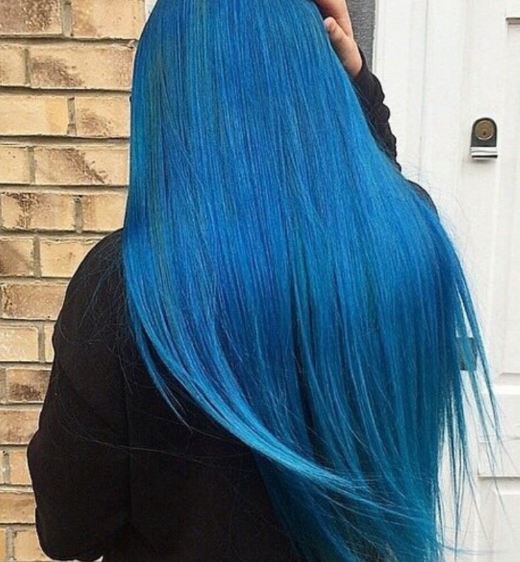 Синий цвет волос у девушек