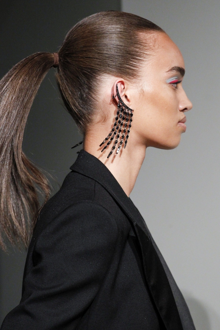 Стрижка с хвостиком женская