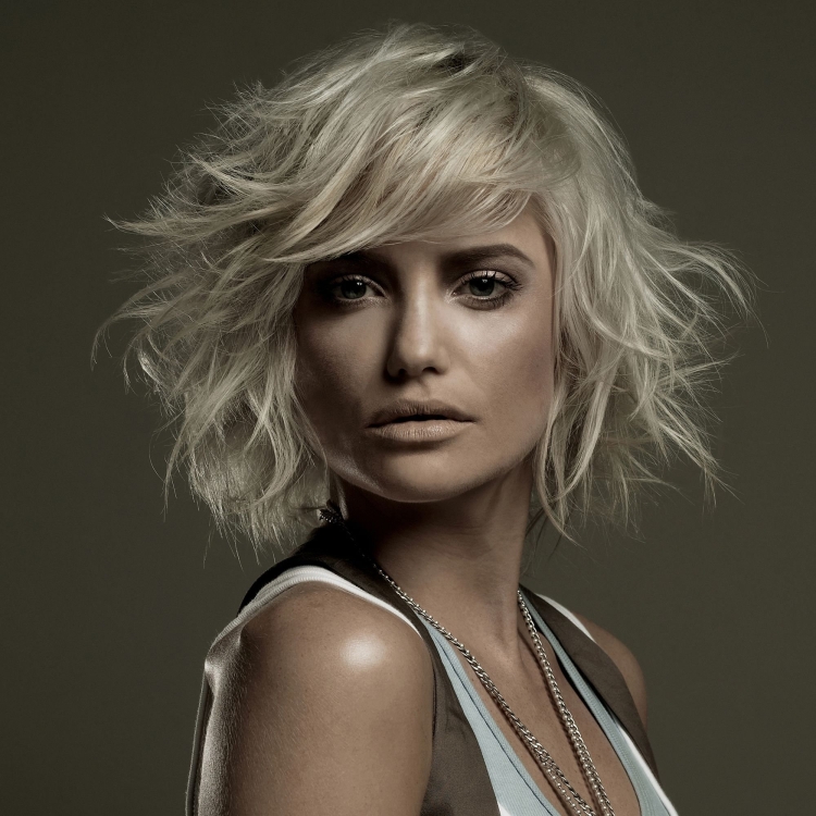 Стрижки женские