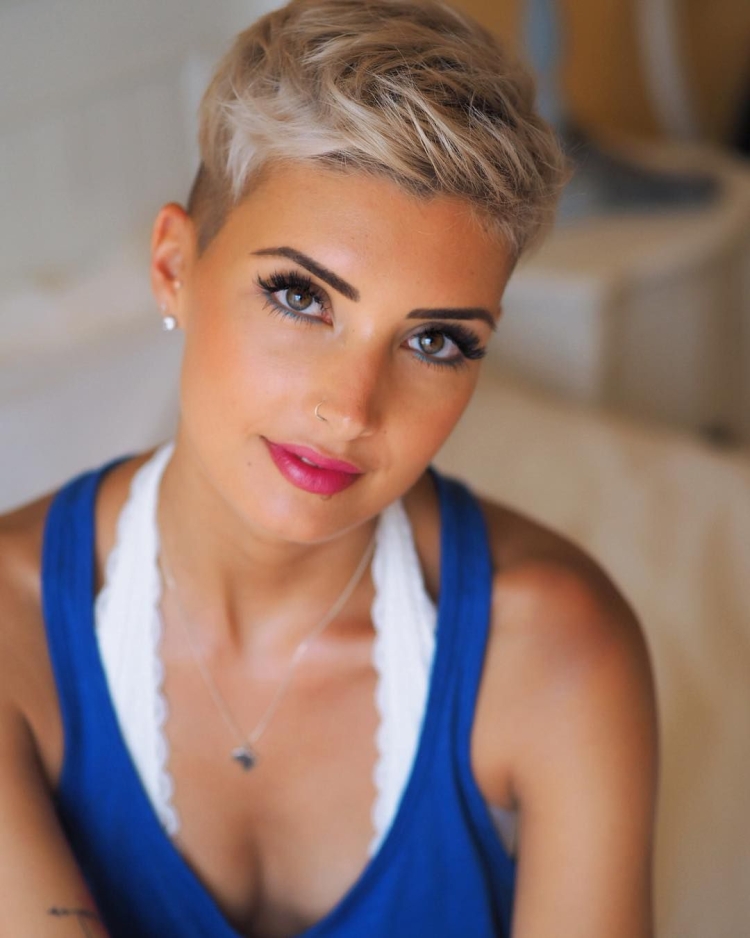 Бритт Марен с короткой стрижкой