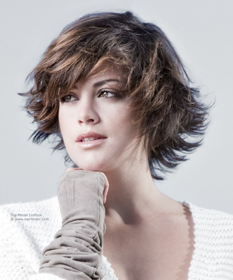 Стрижка итальянка рапсодия Аврора на волнистые волосы