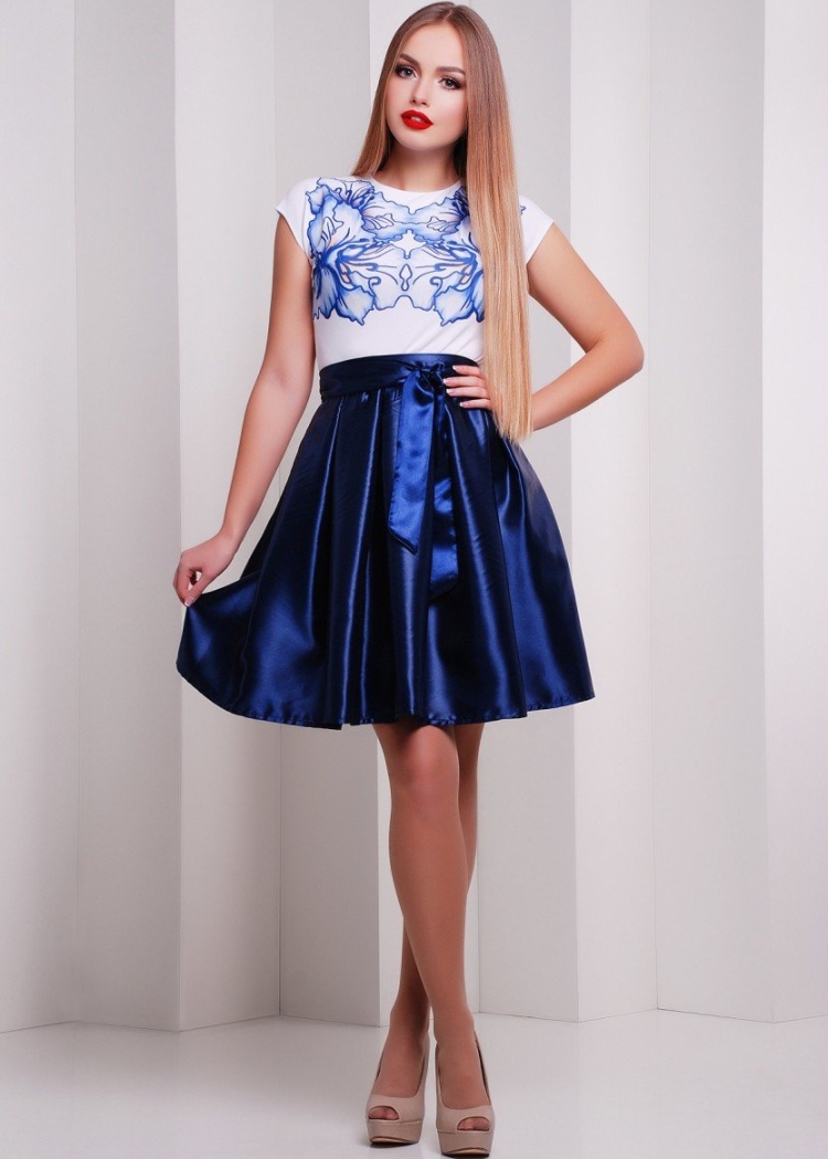 Синяя атласная юбка