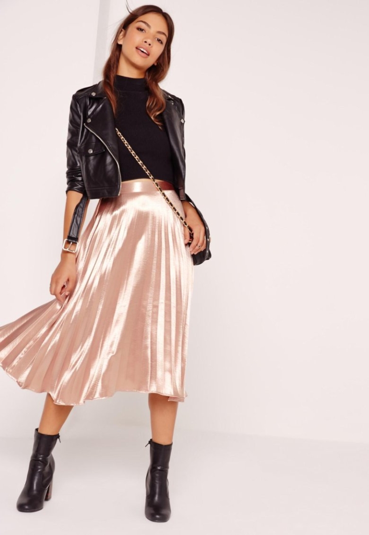 Образы с атласной юбкой миди