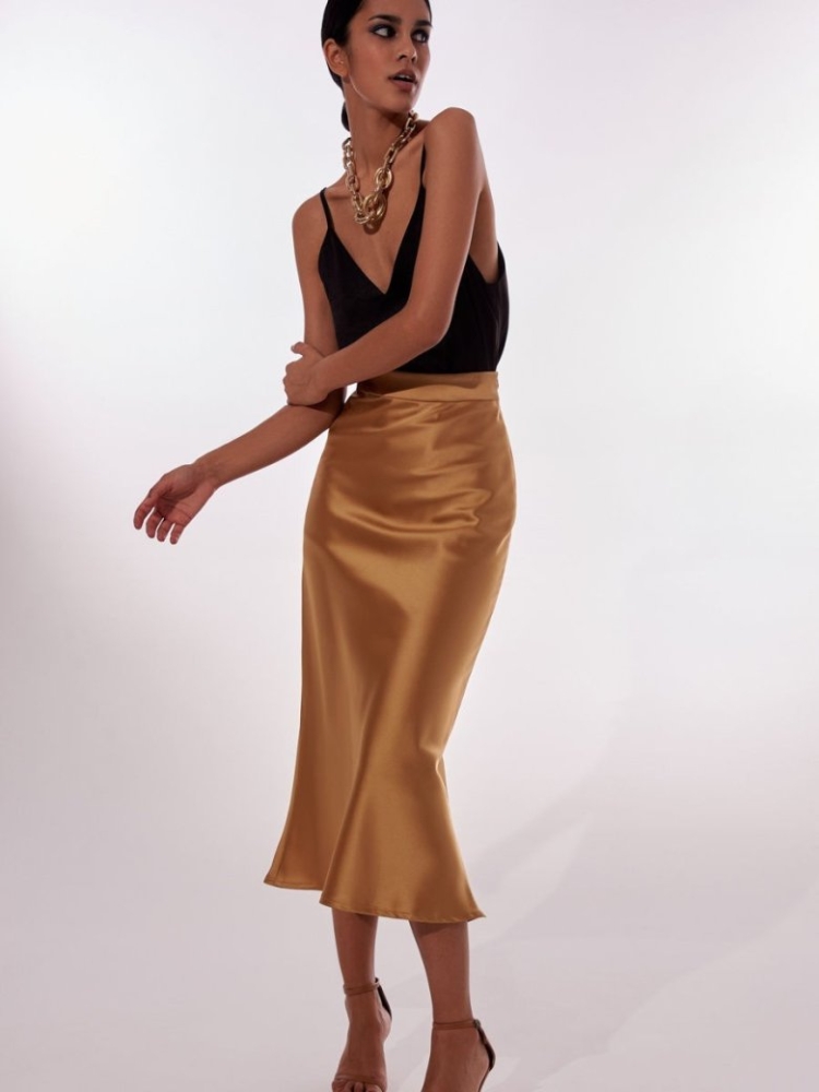 Атласная юбка миди