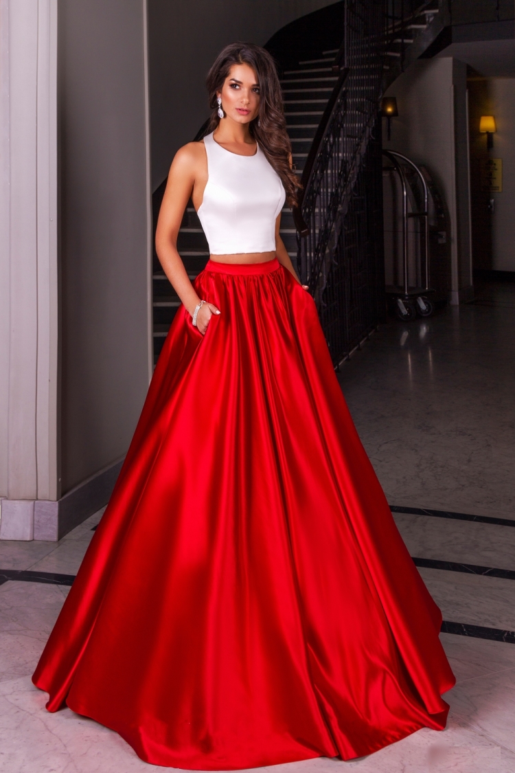 Красное вечернее платье
