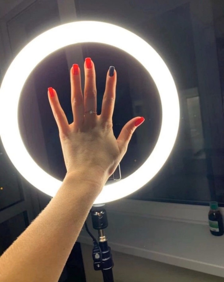 Кольцевая лампа для ногтей