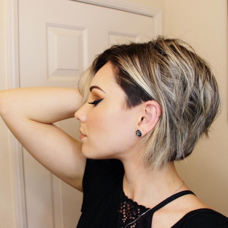 Боб каре с выбритыми висками и челкой