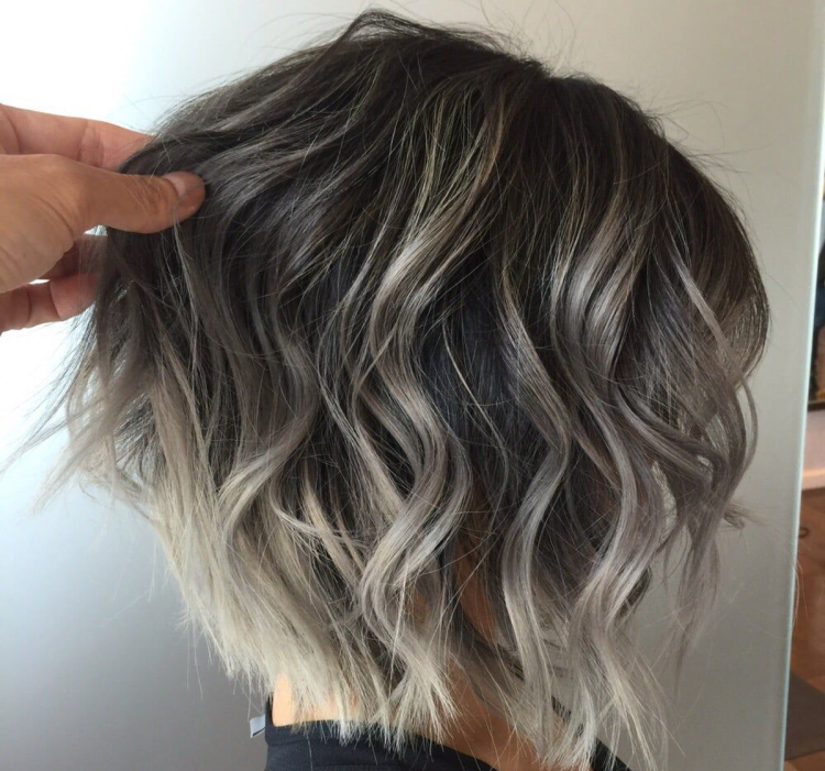 Пепельное окрашивание на каре балаяж