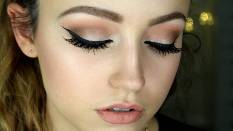 Макияж со стрелками 2022